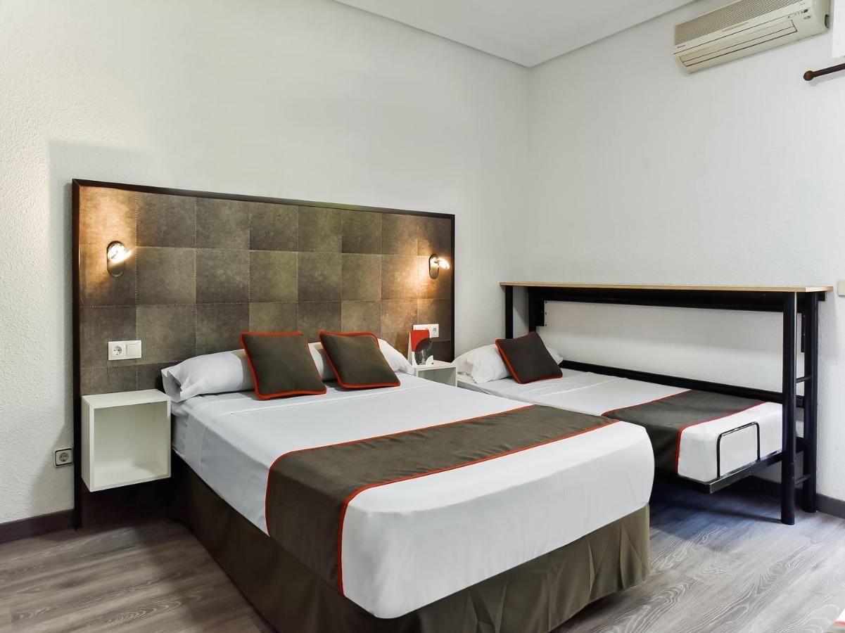 Hotel Hello Feria à Madrid Extérieur photo
