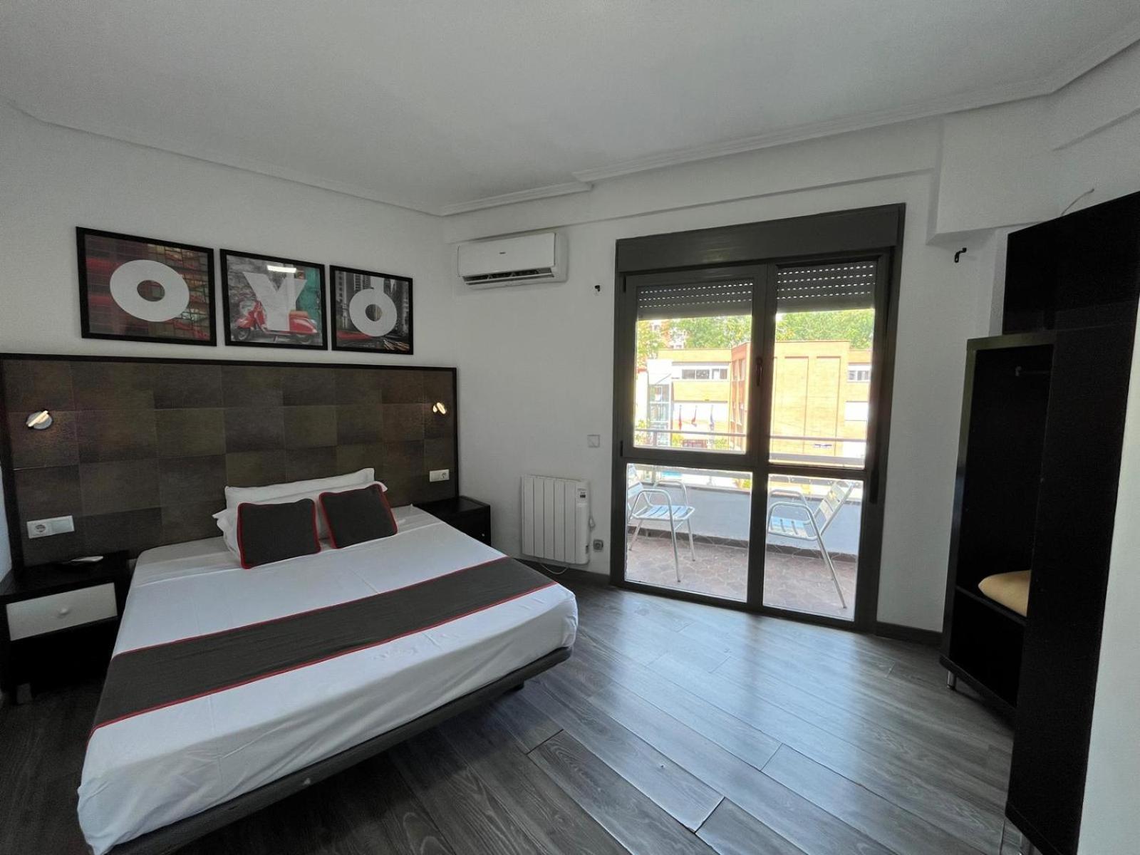 Hotel Hello Feria à Madrid Extérieur photo